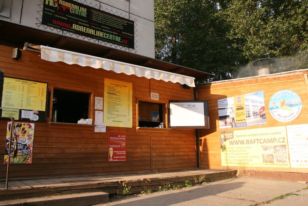 Hostel Boathouse Прага Екстер'єр фото