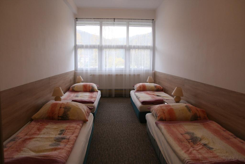 Hostel Boathouse Прага Екстер'єр фото